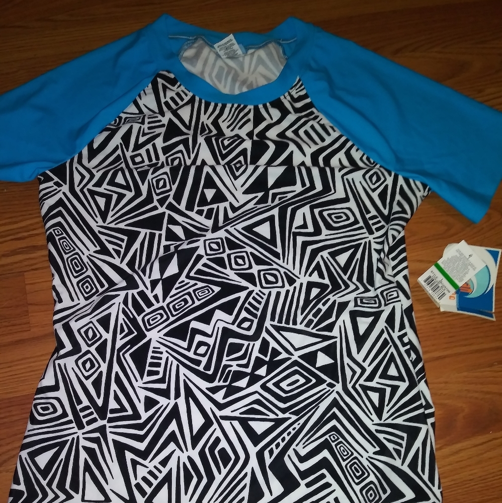 Ocean Avenue Swim top size L